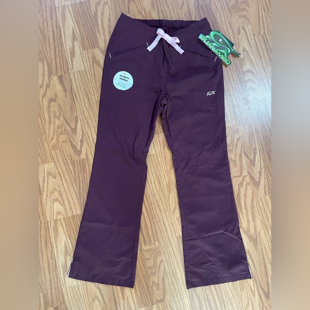 BNWT Women’s IGUANAMED Scrub Pants Size XS